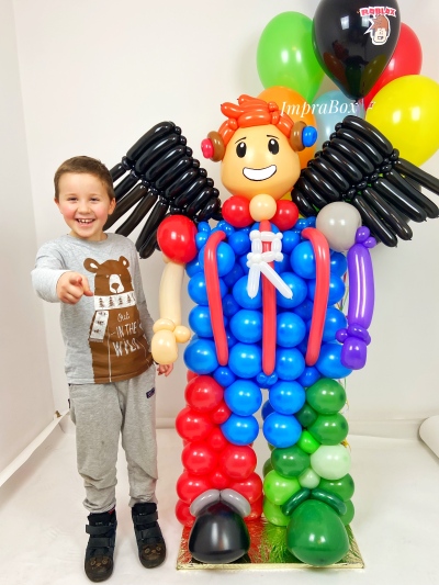 Figura balonowa w stylu Roblox