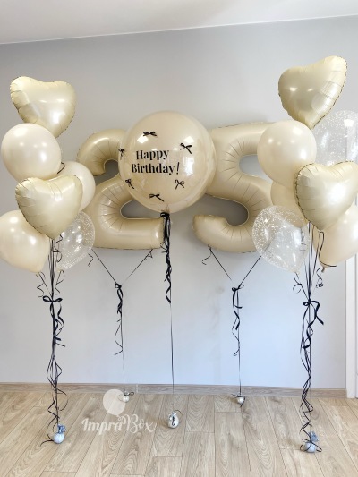 Beżowy set z cyframi